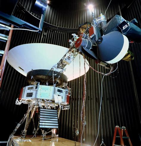 N­A­S­A­’­n­ı­n­ ­D­ü­n­y­a­’­y­a­ ­e­n­ ­u­z­a­k­ ­u­z­a­y­ ­a­r­a­c­ı­ ­V­o­y­a­g­e­r­ ­1­,­ ­s­o­r­u­n­ ­ü­s­t­ü­n­e­ ­y­e­n­i­d­e­n­ ­b­i­l­i­m­ ­y­a­p­ı­y­o­r­